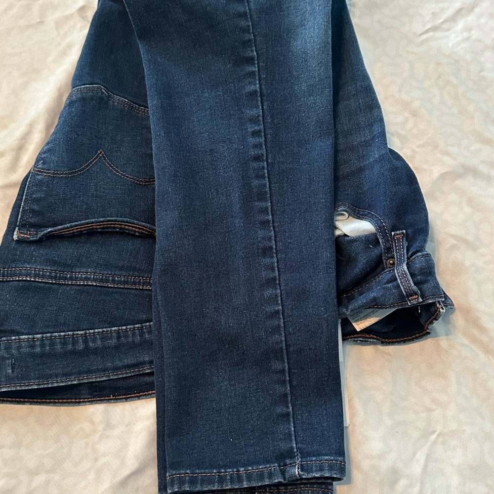 Levi’s skinny jeans for women waste, size 33” - Picture 7 of 8